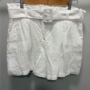 Vineyard Vines White Belted Linen Shorts with top Ruffle